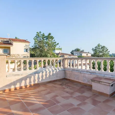 Sleeps 9 Lloret de Mar