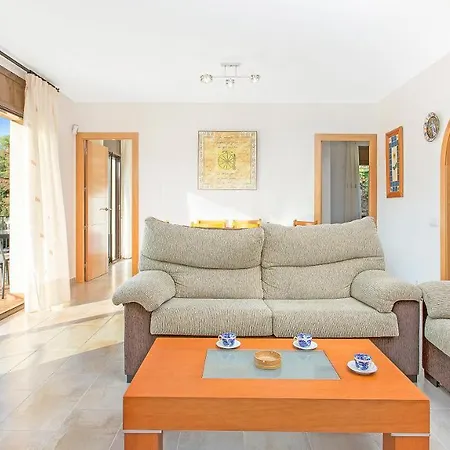 Villa Sleeps 9 Lloret de Mar