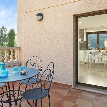 Sleeps 9 Villa Lloret de Mar